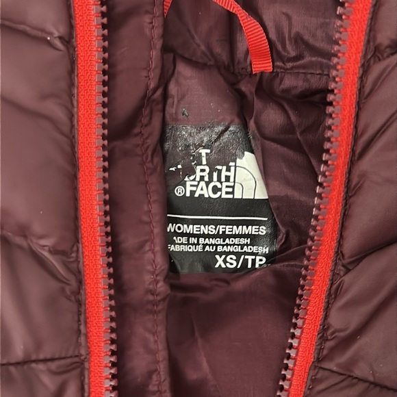 The North Face Women’s Down Puffer Jacket - Picture 4 of 8